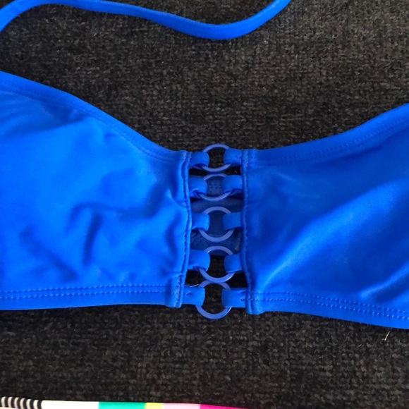 Bikini - Picture 2 of 6